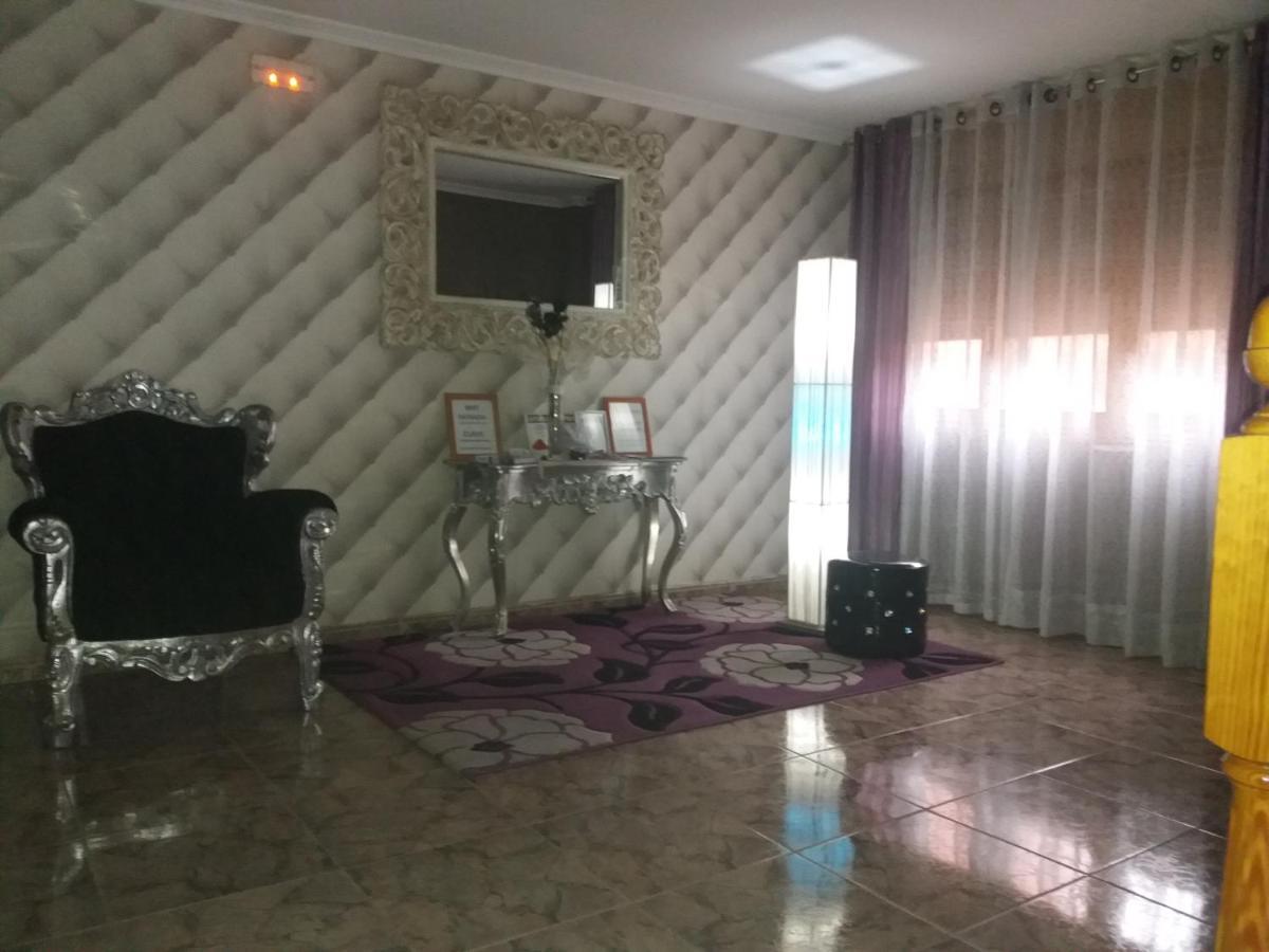 Hostal Texas 2 Фуэнтес-де-Эбро Экстерьер фото
